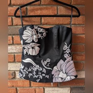 White House Black Market embroidered corset top. Size 4 Excellent condition.